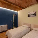 Casa Delle Maestre Di *