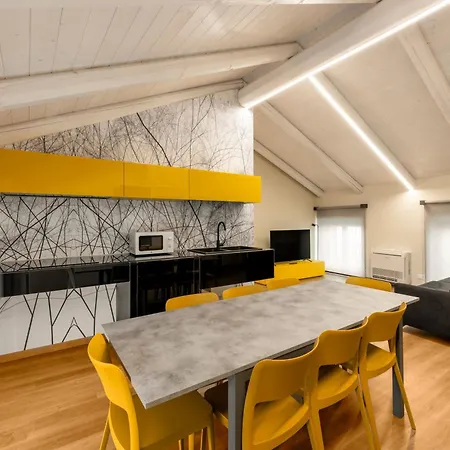 Casa Delle Maestre Di *