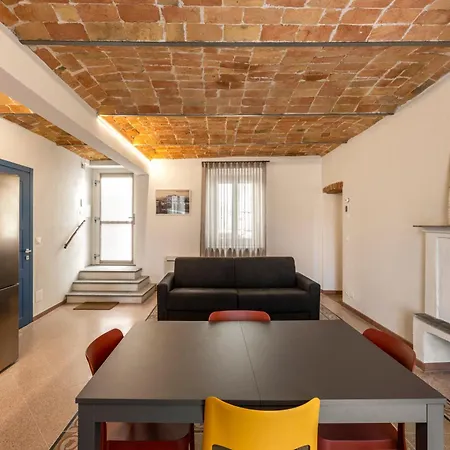 Casa Delle Maestre Di 펜션 *